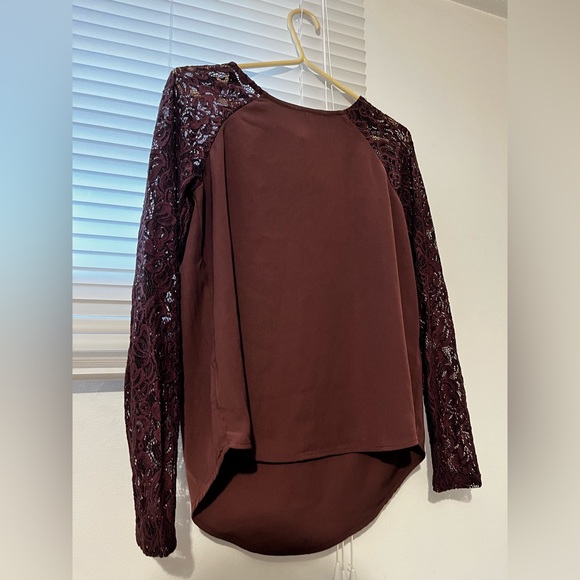 Vero Moda Long Sleeve Blouse w Floral Lace Sleeves - Picture 4 of 6